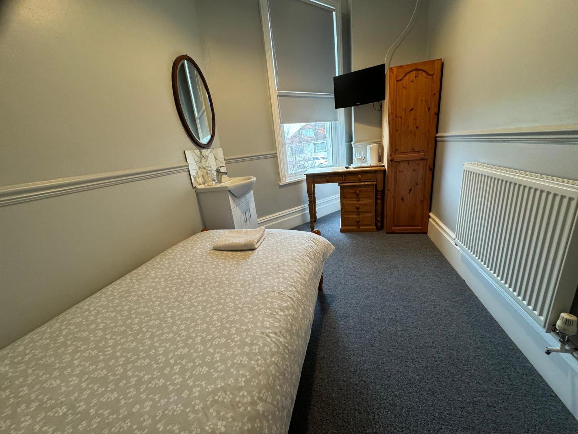 The Elms Guest House Bristol Filton Buitenkant foto