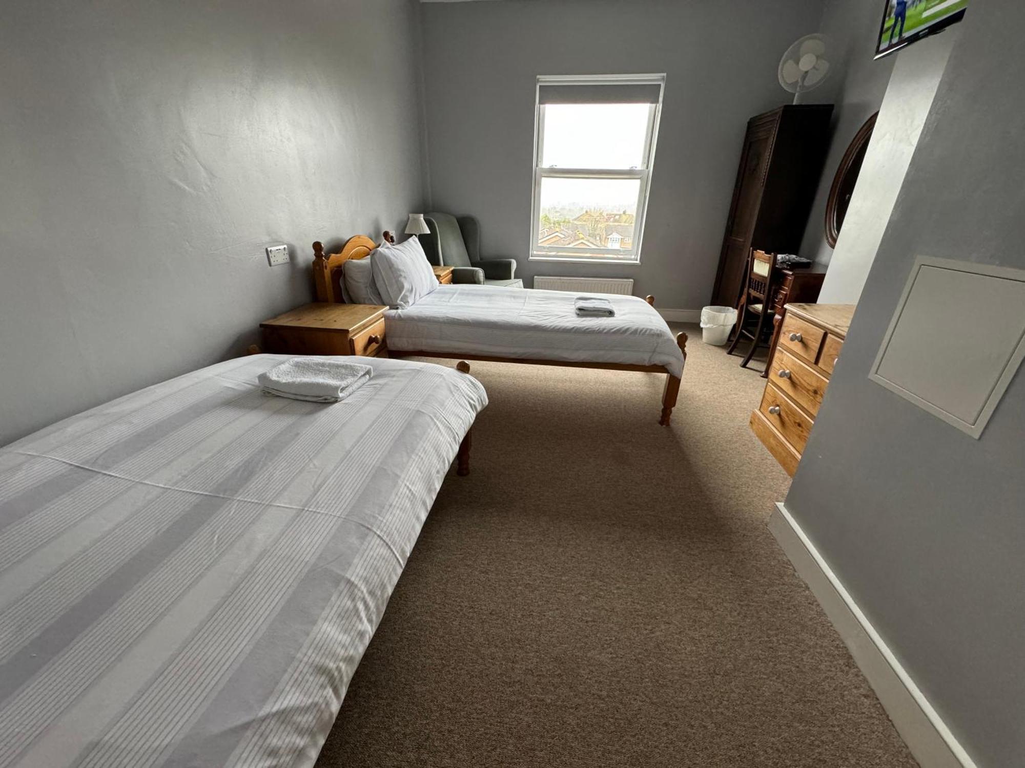The Elms Guest House Bristol Filton Buitenkant foto