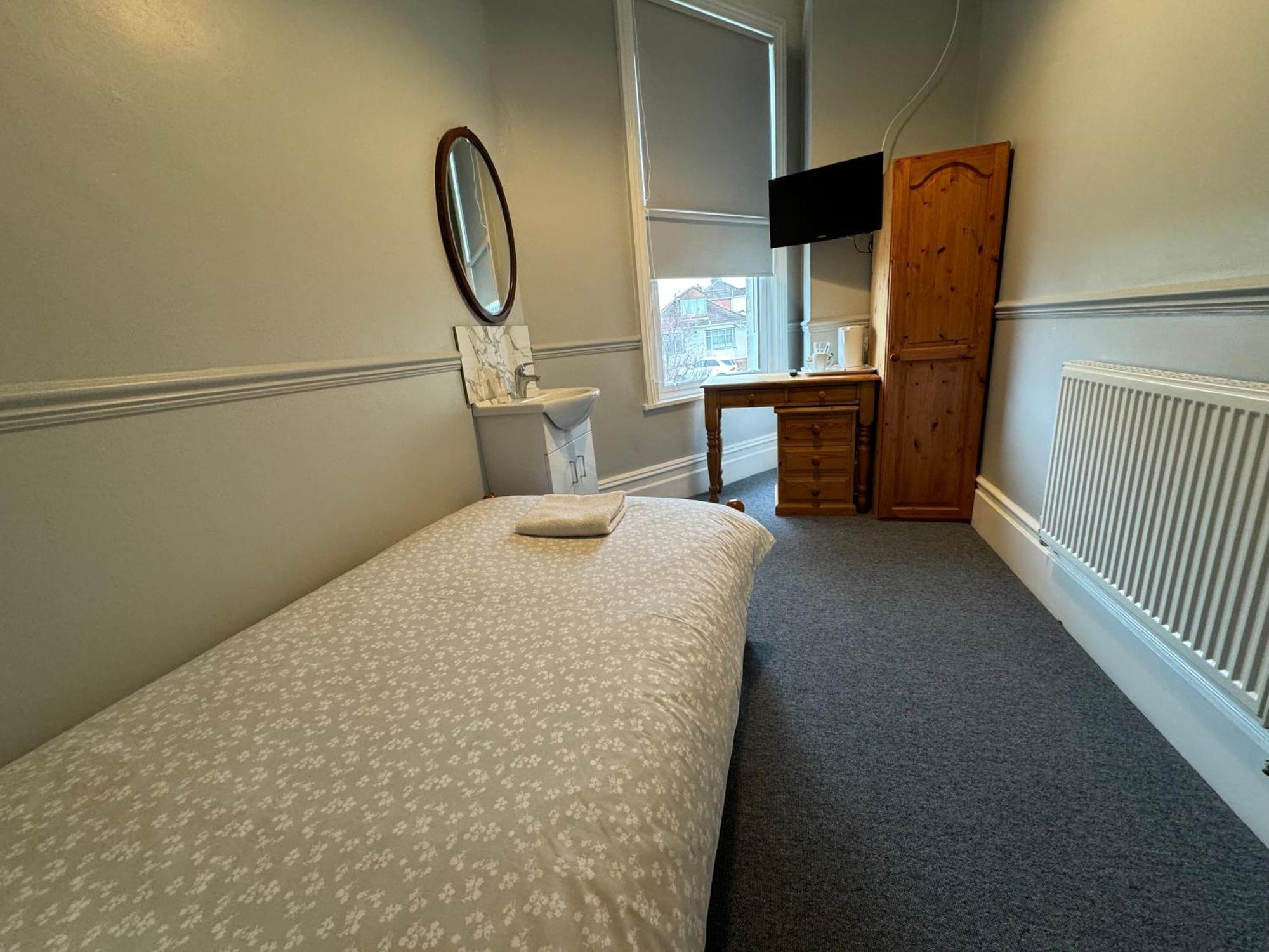 The Elms Guest House Bristol Filton Buitenkant foto