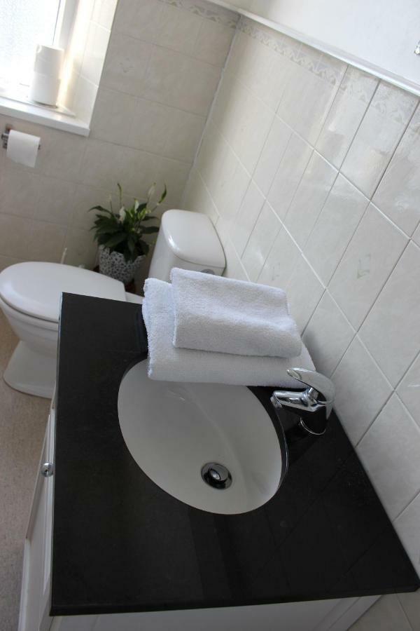 The Elms Guest House Bristol Filton Buitenkant foto