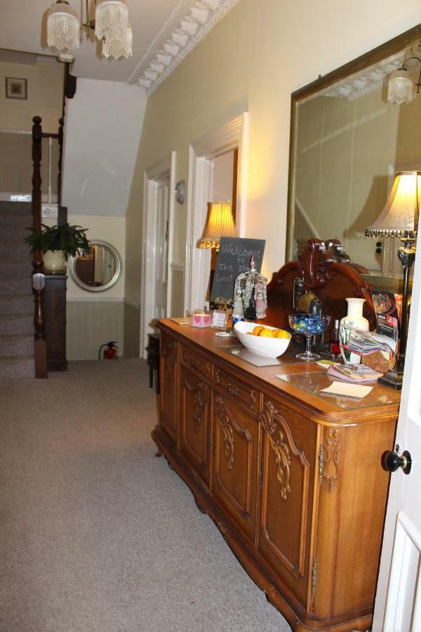 The Elms Guest House Bristol Filton Buitenkant foto
